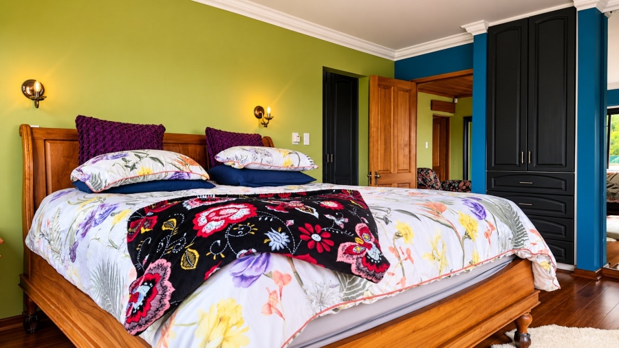 4 Bedroom Property for Sale in Brenton On Sea Western Cape